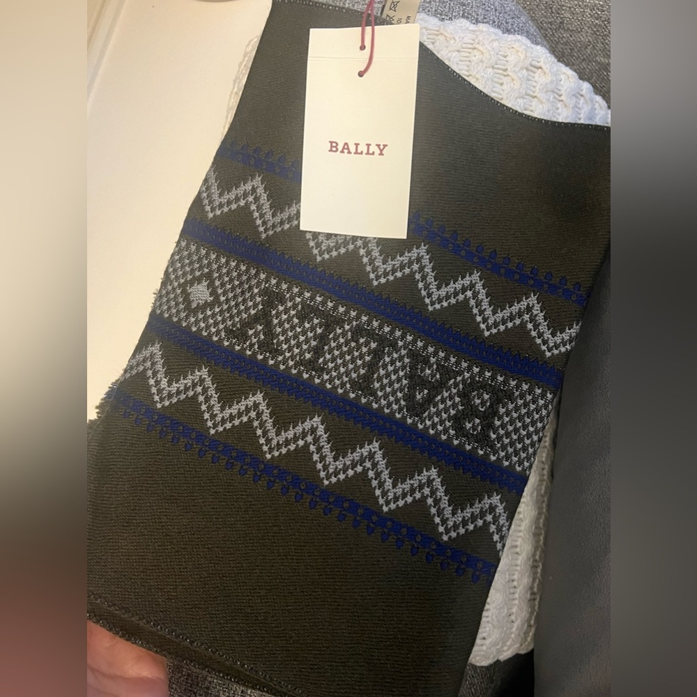 Bally scarf